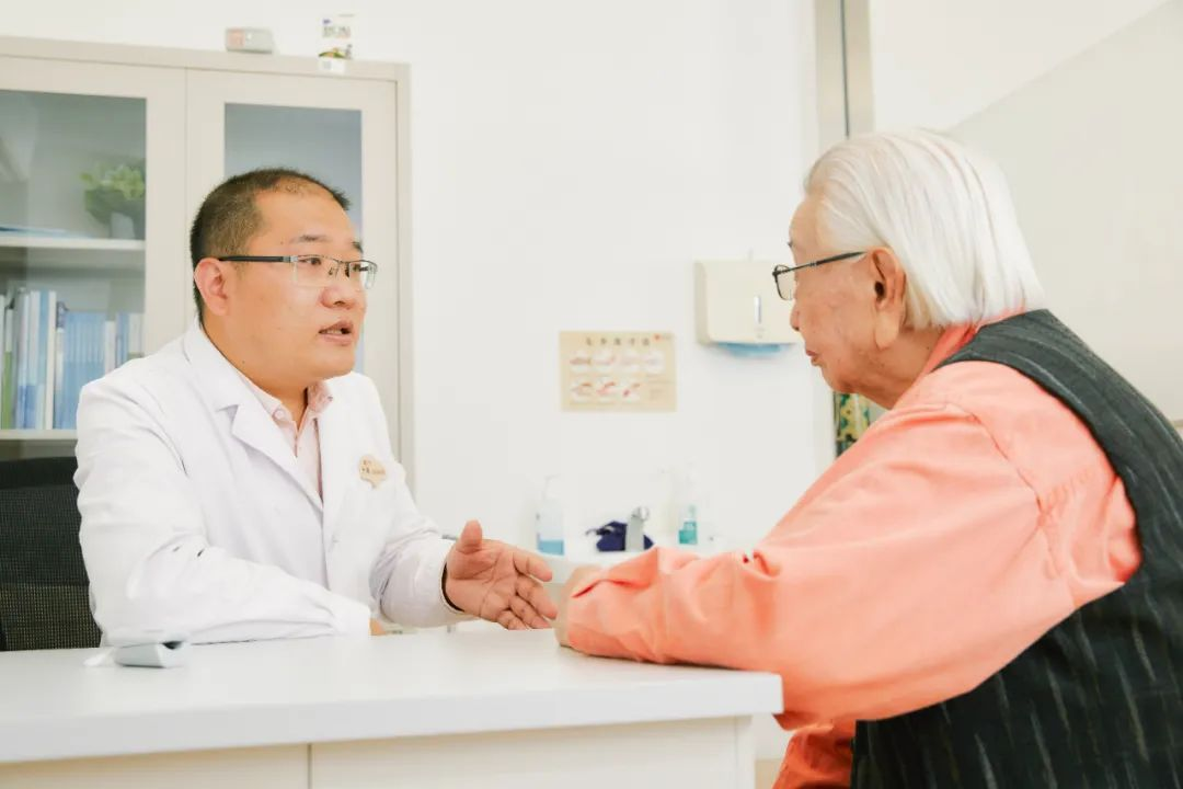 国家卫健委发布重磅通知：60岁后这些常见病在家门口就能治